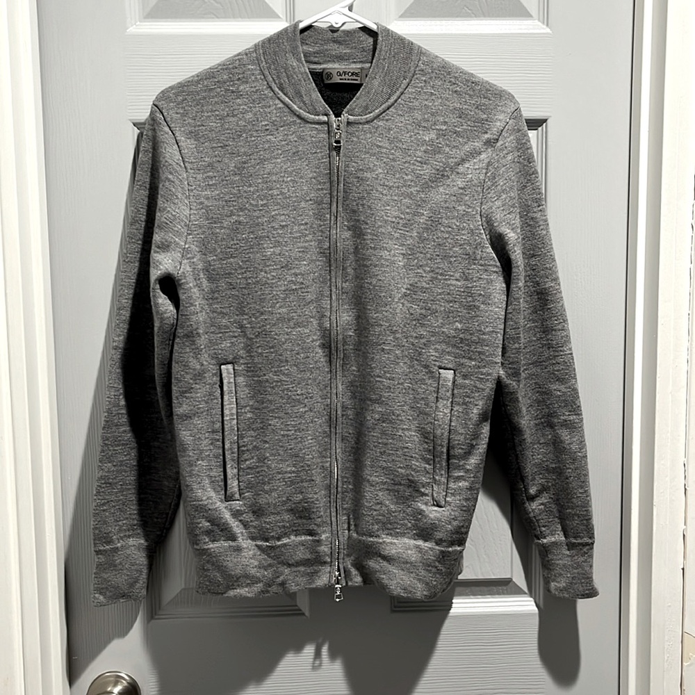 G-FORE zipper knit jacket.
